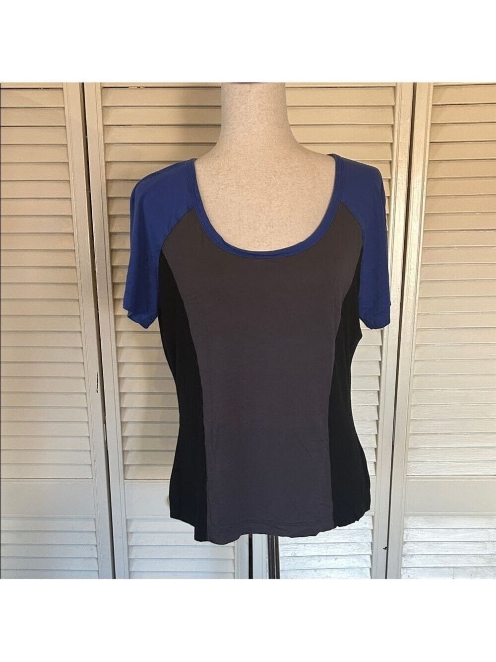 St John Blue Gray Black Colorblock Scoop Neck Short Sleeve Top Large